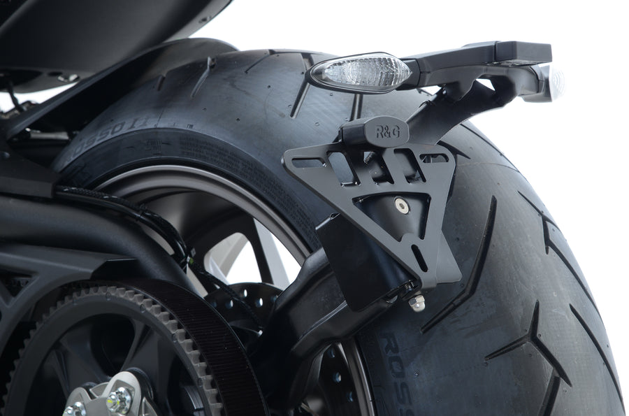 Ducati XDiavel S [2016-2020] - Rekisterikilven pidike, joka sisältää rekisterikilven valon