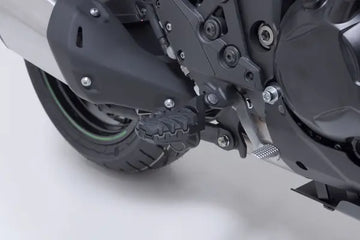 Kawasaki Versys 1100 [2025-2026] - EVO pair of footrests, lowerable by 15 mm - picture 2