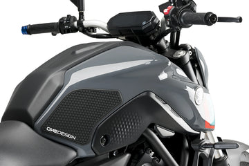 YAMAHA MT-07 [2023] - Sivusäiliön suojat | Musta | PUIG 20739N