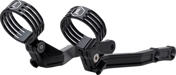 Harley-Davidson FLHXSE 1977 Street Glide CVO 121 [2024-2025] – REVO ARC Billet Remote Säiliön ulkokiinnikkeet – Kuva 1