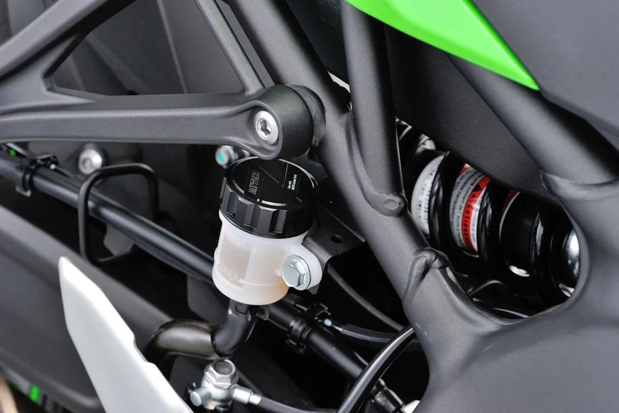 Kawasaki Z 650 [DAYTONA] – Hintere Hauptzylinder-Abdeckung