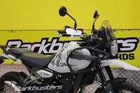 Royal Enfield Guerrilla 450 [BARKBUSTERS] – Asennussarja – Kaksipistekiinnitys