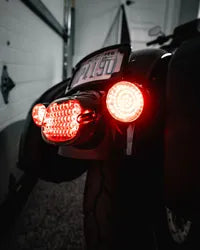 Harley Davidson FXS [CUSTOM DYNAMICS] – Flat LED taillight