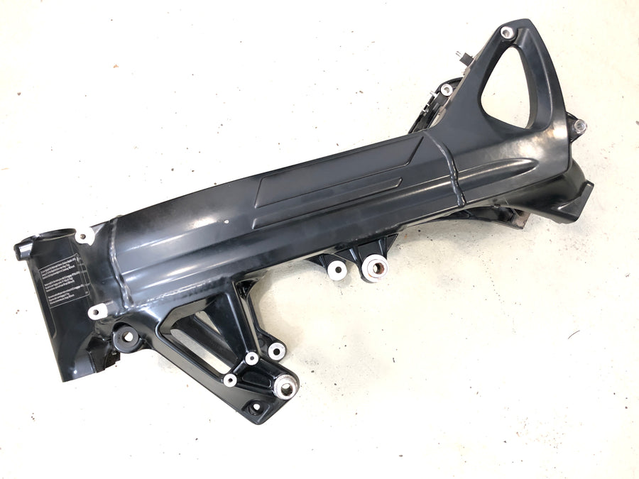 BMW F 800 ST [2006] - Kehys paperilla onnettomuus - vapaa
