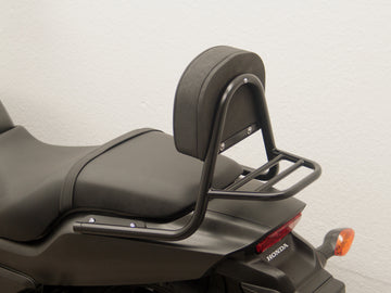 Honda CTX 700 N [2014-2016] - Putkesta valmistettu sissy Bar, jossa on tyynyjä ja matkatavaroita, musta