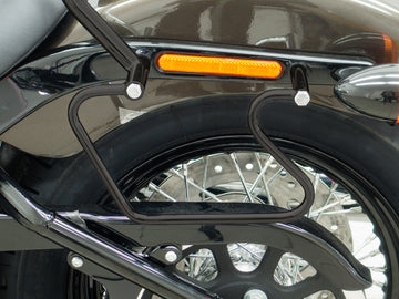 Harley Davidson Softail Street Bob (Milwaukee -Keight 107/114) [2018] - Pakkauslaukut, mustat