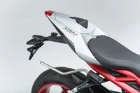 Triumph Daytona 660 [SW-MOTECH] – BLAZE-laukkujen välilevyt