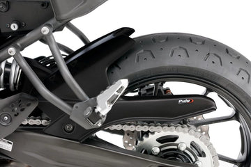 TRIUMPH BONNEVILLE T 120 BLACK [2025] - Takapyörän suojus | Carbon look | PUIG 7048C
