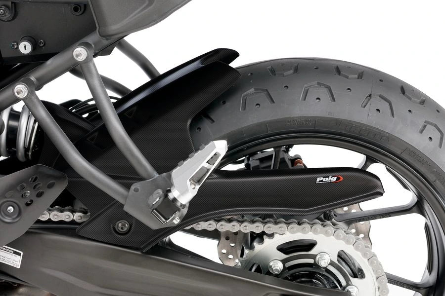 TRIUMPH BONNEVILLE T 120 BLACK [2025] - Takapyörän suojus | Carbon look | PUIG 7048C