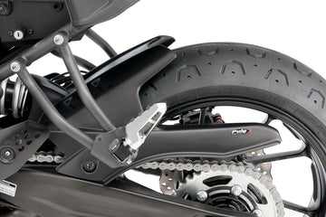 TRIUMPH BONNEVILLE T 120 BLACK [2025] - Takapyörän suojus | Mattamusta | PUIG 7048J