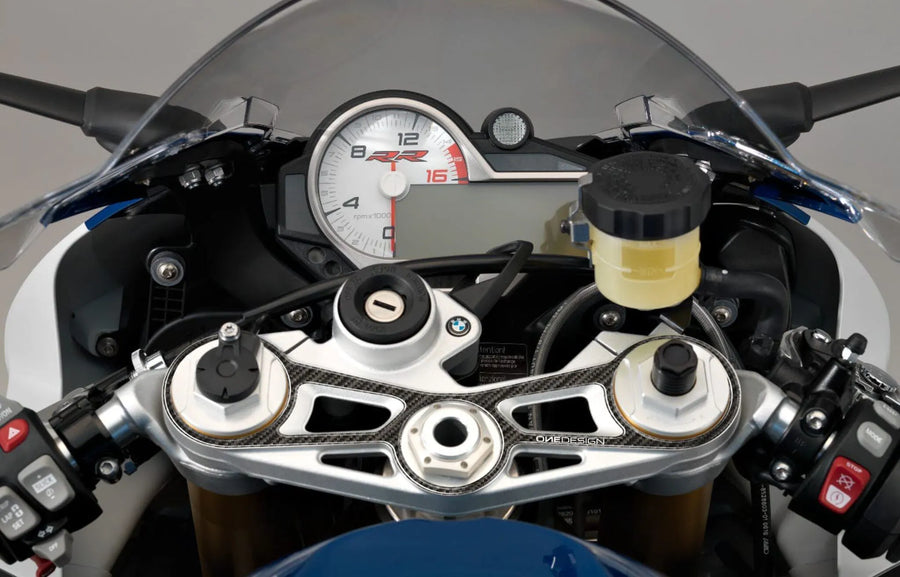 BMW S 1000 RR [ONEDESIGN] – kolminkertaisen puristimen suojatyynyn yksityiskohtainen näkymä