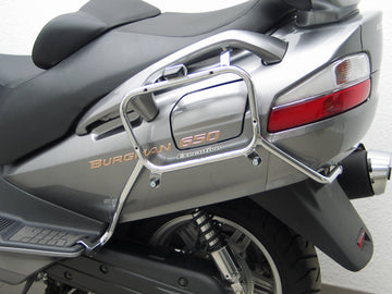 Suzuki osoitteessa 650 Burgman (myös Executive ja ABS) [2004-2012] - GIVI/Kappa (Monokey) Cruiser Case -tapahtumien sivukuljettaja