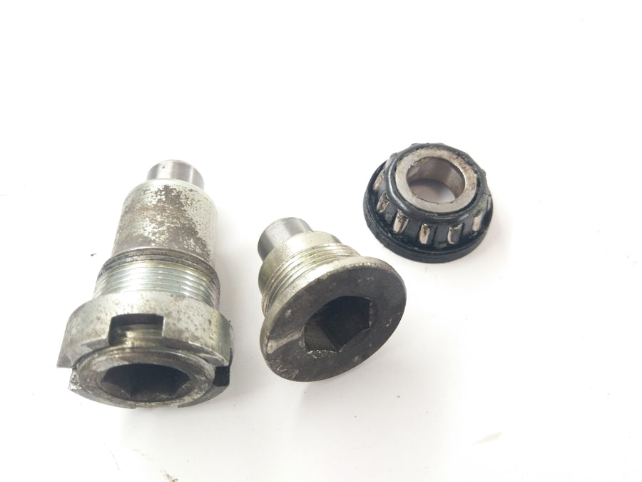 Honda ST 1100 SC26 PAN EUVOUR [1990] - Swinging Bolts -ruuvipultit Swing