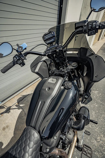 Harley Davidson FXLRS [SLYFOX] - hiilikuituinen kojelauta - 0