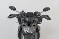 Triumph Daytona 955 [SW-MOTECH] – vipusuojat tuulensuojalla