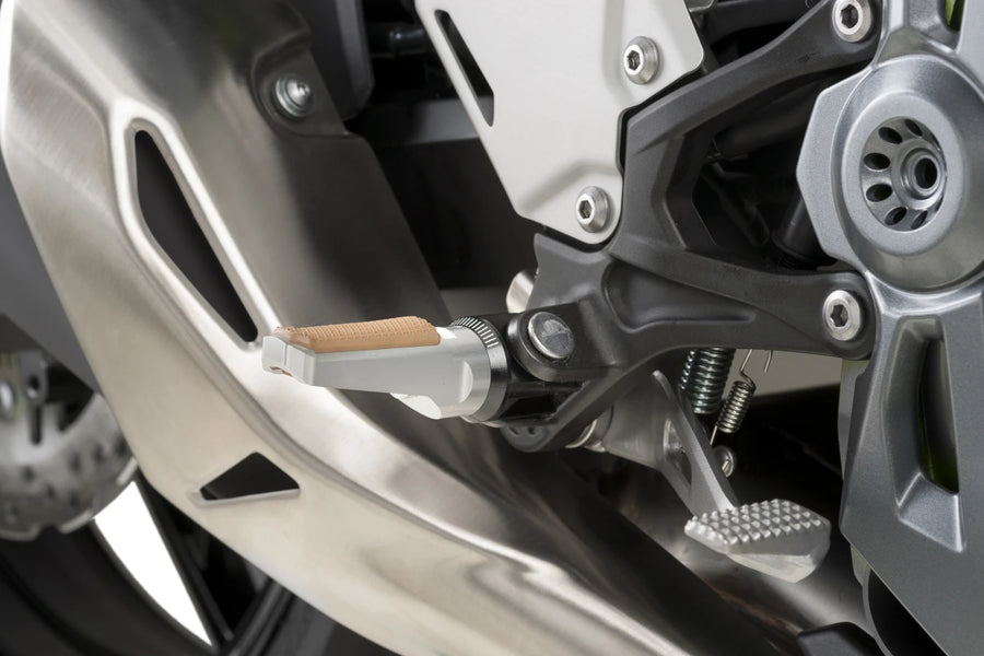 KTM RC 390 [2025] – Vintage-jalkatuet – hopea