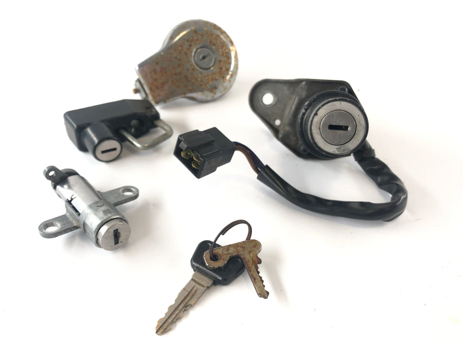 Yamaha XV 535 Virago 2yl [1987] - Castle Set Tank Lock Sytytyslukko