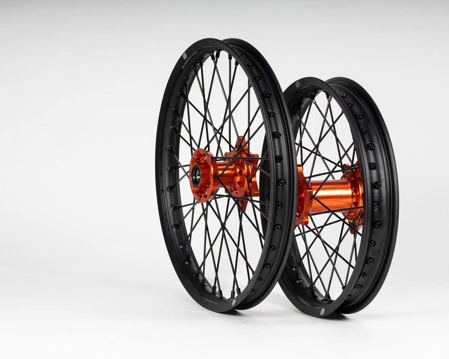 KTM 400 EXC [2004-2011] - Enduro-pyöräsarja