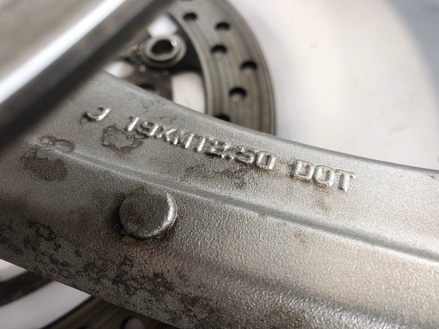 Honda Varadero XL 1000 SD02 [2002] - etupyörän reuna