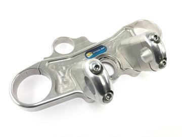Yamaha YZF R1 RN09 [2002] - ylähaarukkasillan ohjaustankokiinnitys CNC-jyrsitty Spiegler