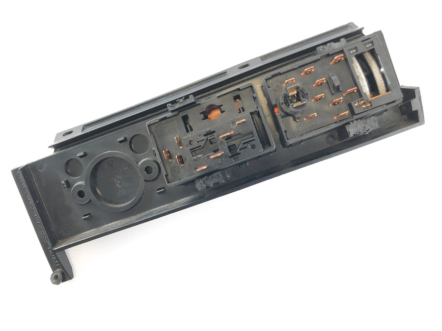 BMW M 535i E28 [1986] - Light Switch -ohjaamon varusteet