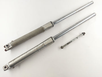 Yamaha DT 175 2K4 [1979] - Haarukka etupyörän haarukka akselilla - 0