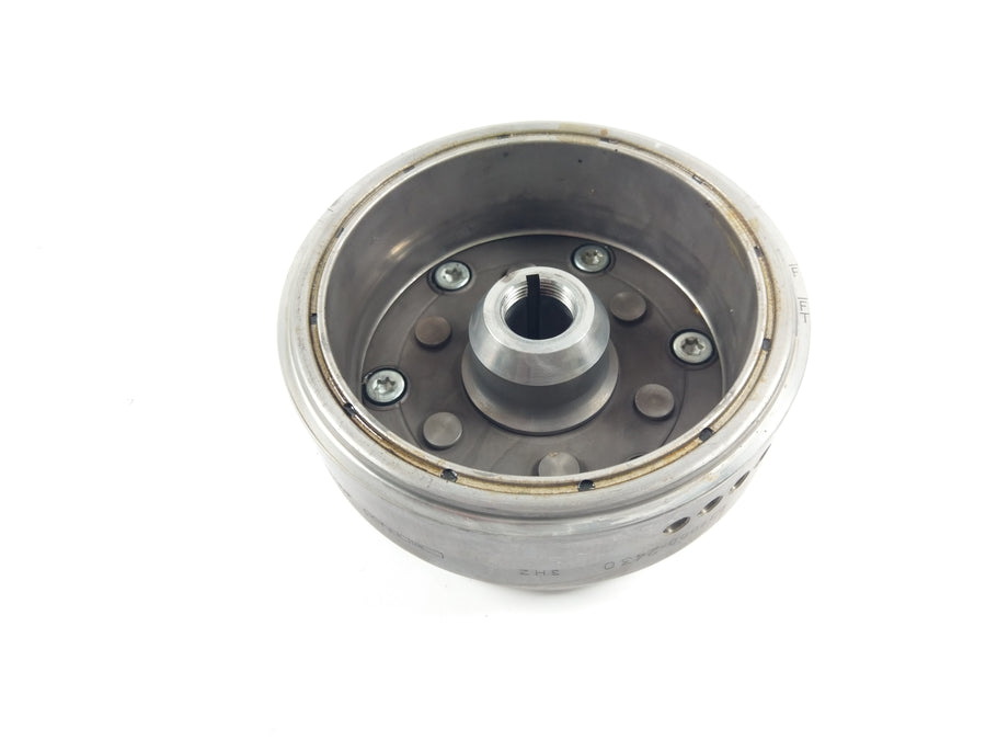 Honda NTV 650 RC33 - Flywheel