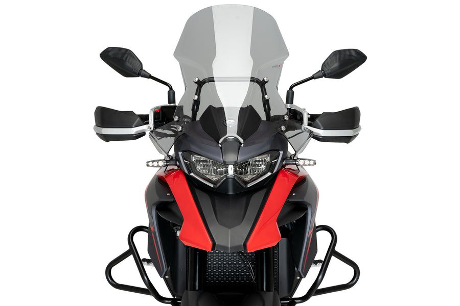 QJ SRT 700X ON ROAD [2025] – Tuulenohjain pidennetty – Musta
