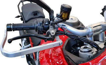 Ducati S 800 [BARKBUSTERS] – Asennussarja – kaksipistekiinnike