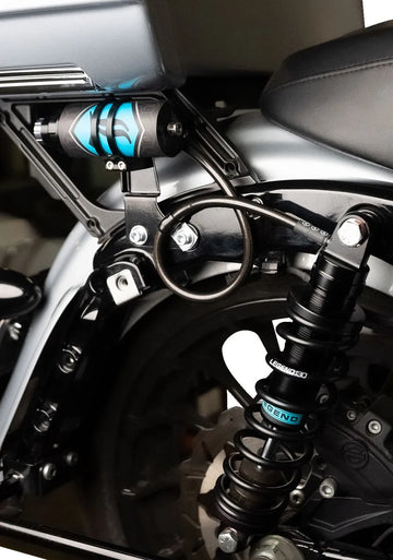 Harley-Davidson FLHXSE 1977 Street Glide CVO 121 [2025] – REVO ARC Remote Säiliön ulkoinen kiinnitys – kuva 1