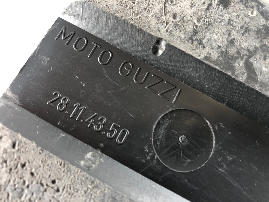 Moto Guzzi Le Mans 4 [Le Mans 3] - Ilmansuodatinlaatikko