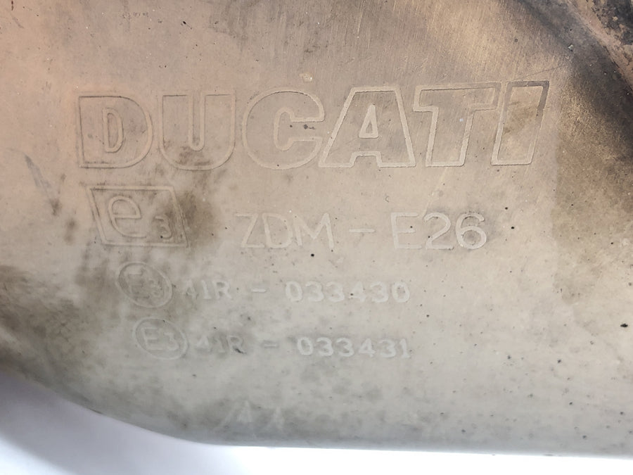 Ducati Multistrada 1200 S Touring [2009] - Pakokaasun takaäänenvaimennin äänenvaimentimen pakokaasun kerääjä