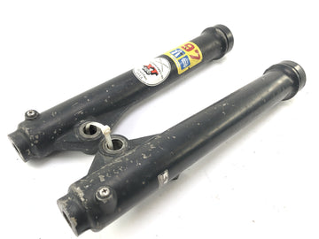 Yamaha XT 500 1U6 [1981] - Standpipes telegabel vasemmalla ja oikealla