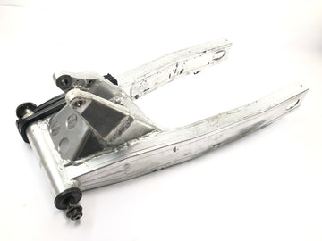 Suzuki GSX R 1100 GU74C [1987] - Swing arm rear wheel swing arm