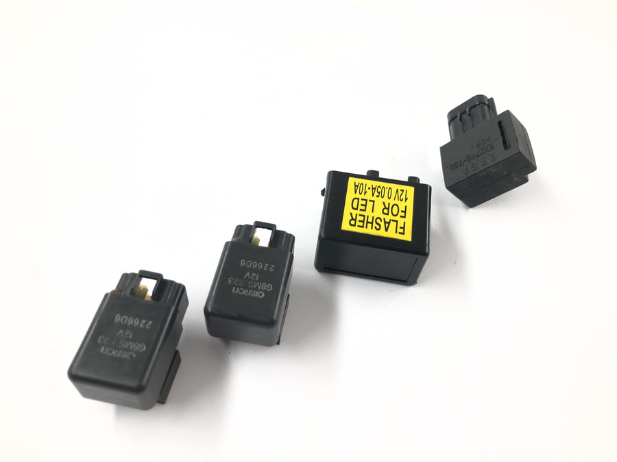Suzuki GSX R 1000 WVB6 K6 [2006] - electronics bundle flasher relay LED relay 12V