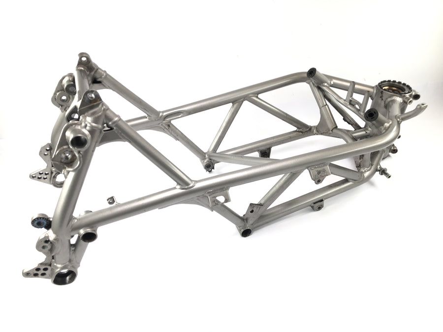 Ducati 999 H4 [2003] - Kehys papereilla
