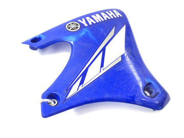 Yamaha YZ 426 F [2000] - säiliön suojuksen sivusuojus oikea