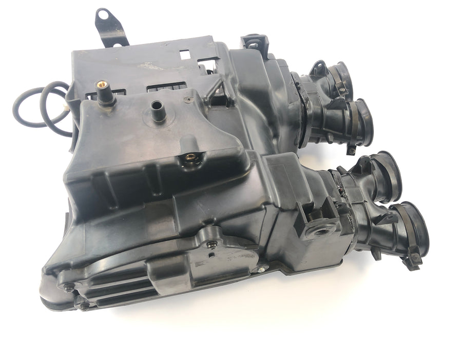 Honda CBX 750 RC17 [1984] - Ilmansuodatinlaatikko Airbox Air -suodatinjärjestelmä