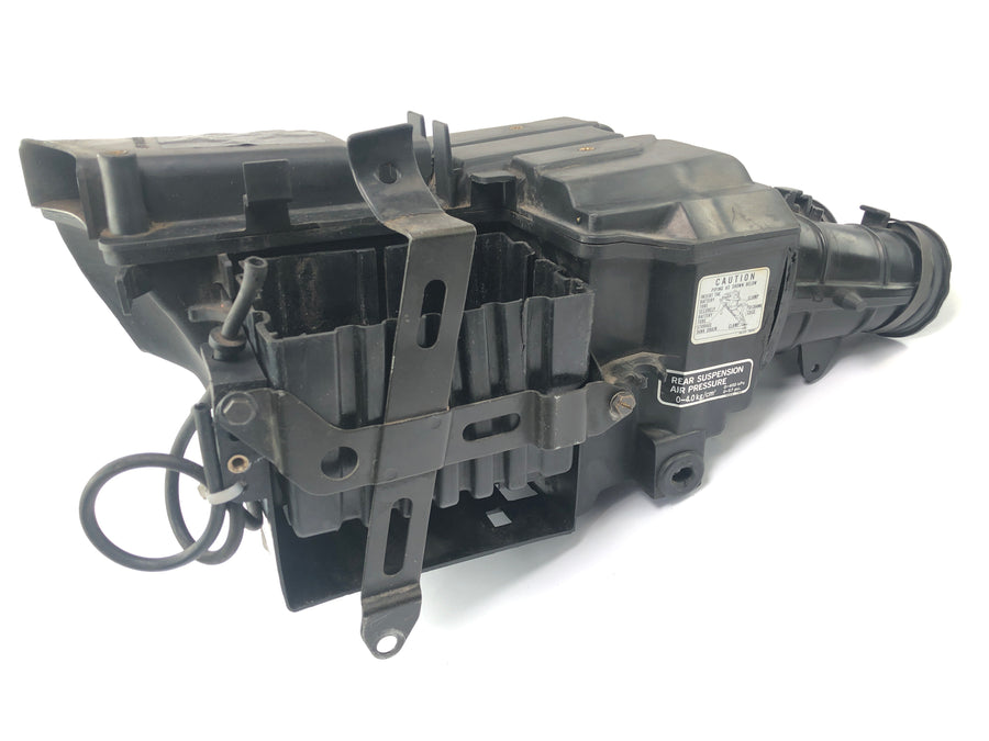 Honda CBX 750 RC17 [1984] - Ilmansuodatinlaatikko Airbox Air -suodatinjärjestelmä