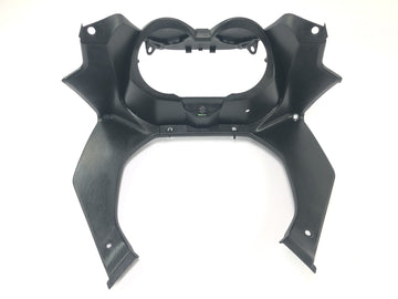 Suzuki GSF 1250 SA Bandit WVCH [2007] - Ohjaamon suojuksen instrumentin kannen sisäsuojus - 0