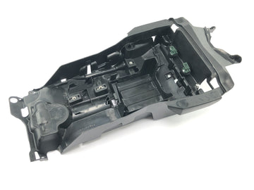 Honda CBR 1000 RR SC59 [2008] - takalokasuojan sisempi lokasuojan takasisäpaneeli - 0