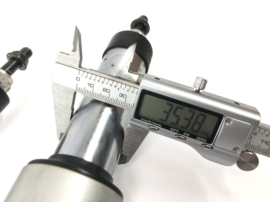 BMW R 1200 R R1ST [2008] - Haarukan teleskooppihaarukkaputket Telelever-akselilla