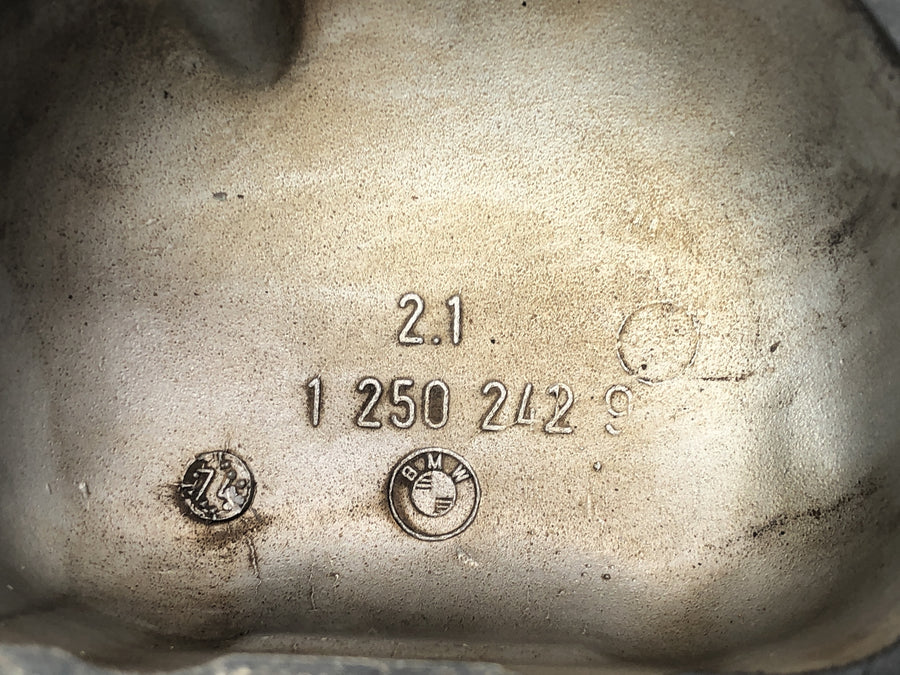 BMW R 75/5 [1973] - valve cover on the right