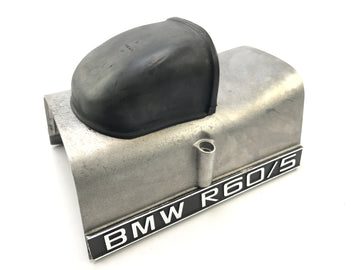 BMW R 60/5 [1973] - Ilmansuodattimen kannet moottorin kannen yläpuolella - 0