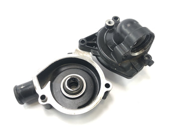 Kawasaki ZX 12 R ZXT20A [2001] - Vesipumpun kotelon kannen kotelon kansi - 0