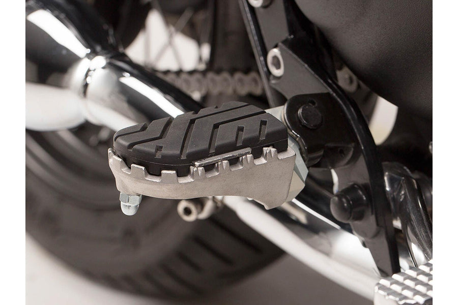 Triumph Bonneville 865 SE [2012] - ION footrest kit – picture 1