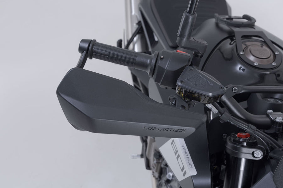 Husqvarna Svartpilen 801 [2024] - Urheilullinen käsisuojasarja – kuva 8