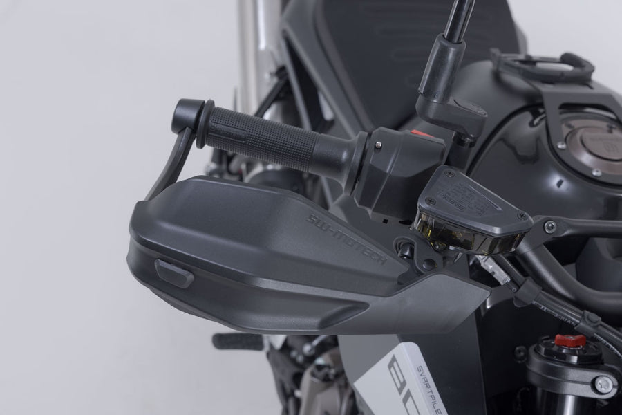 Husqvarna Svartpilen 801 [2024] - Adventure handguard kit – picture 8