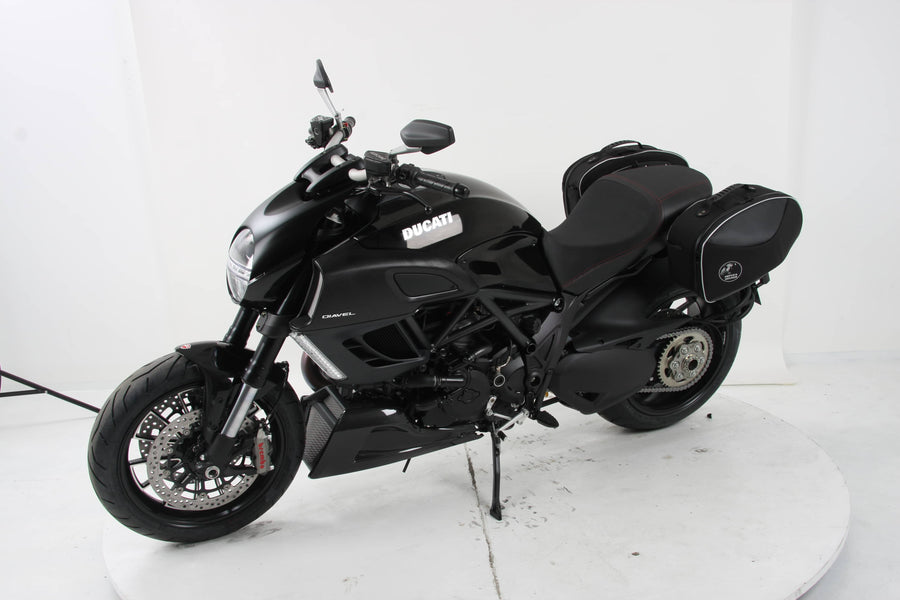 Ducati Diavel 1200 [2011-2018] -C-Bow-sivukantaja