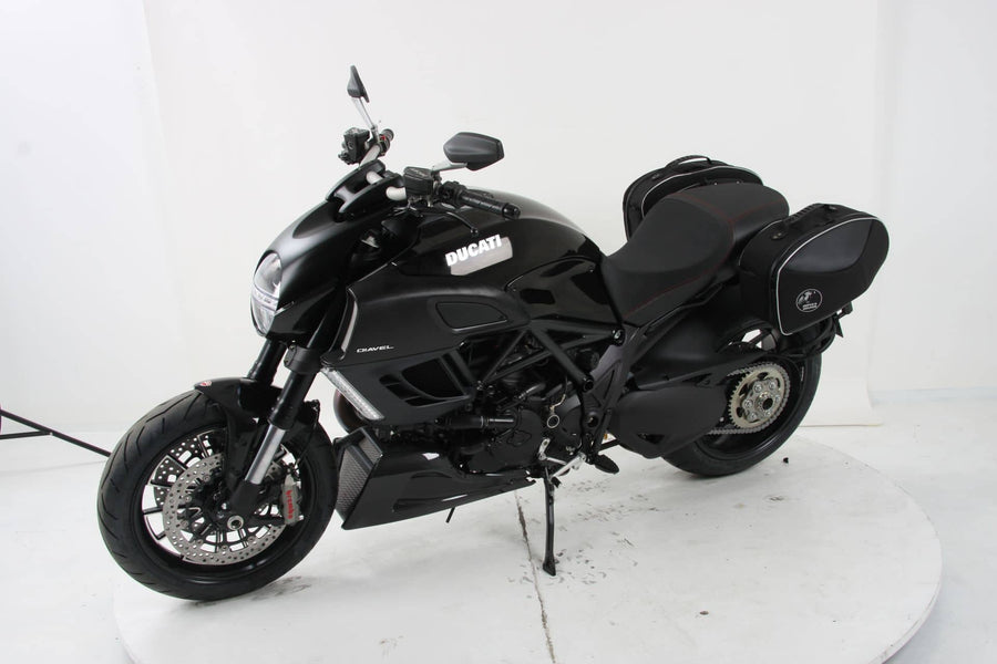 Ducati Diavel 1200 [2011-2018] -C-Bow-sivukantaja